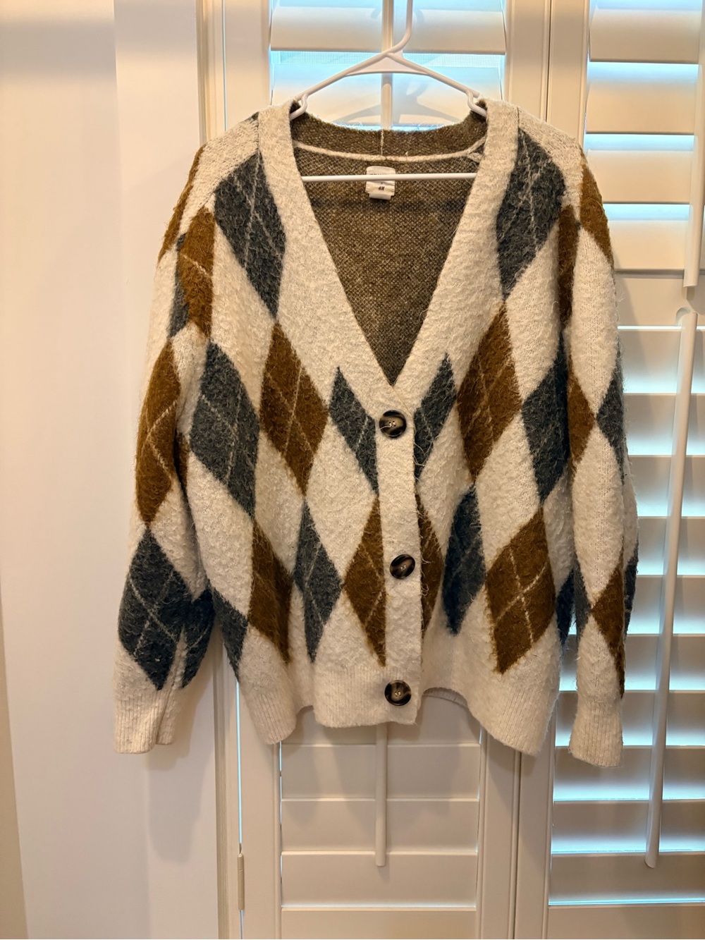 Cozy Argyle oversize V-Neck Button Cardigan - Cream, Brown & Gray